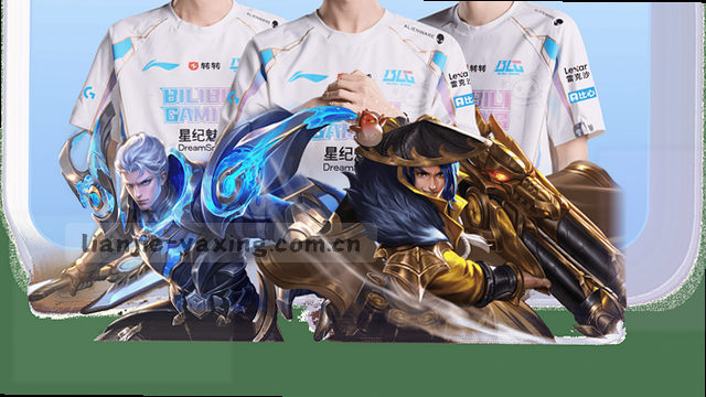 1. 安全第一，时刻牢记
2. 警惕危险，守护平安
3. 防患未然，安全常在
4. 安全提醒，伴你同行